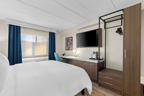 Suite, 1 King Bed, Accessible, Kitchen | 1 bedroom, in-room safe, individually decorated, individually furnished