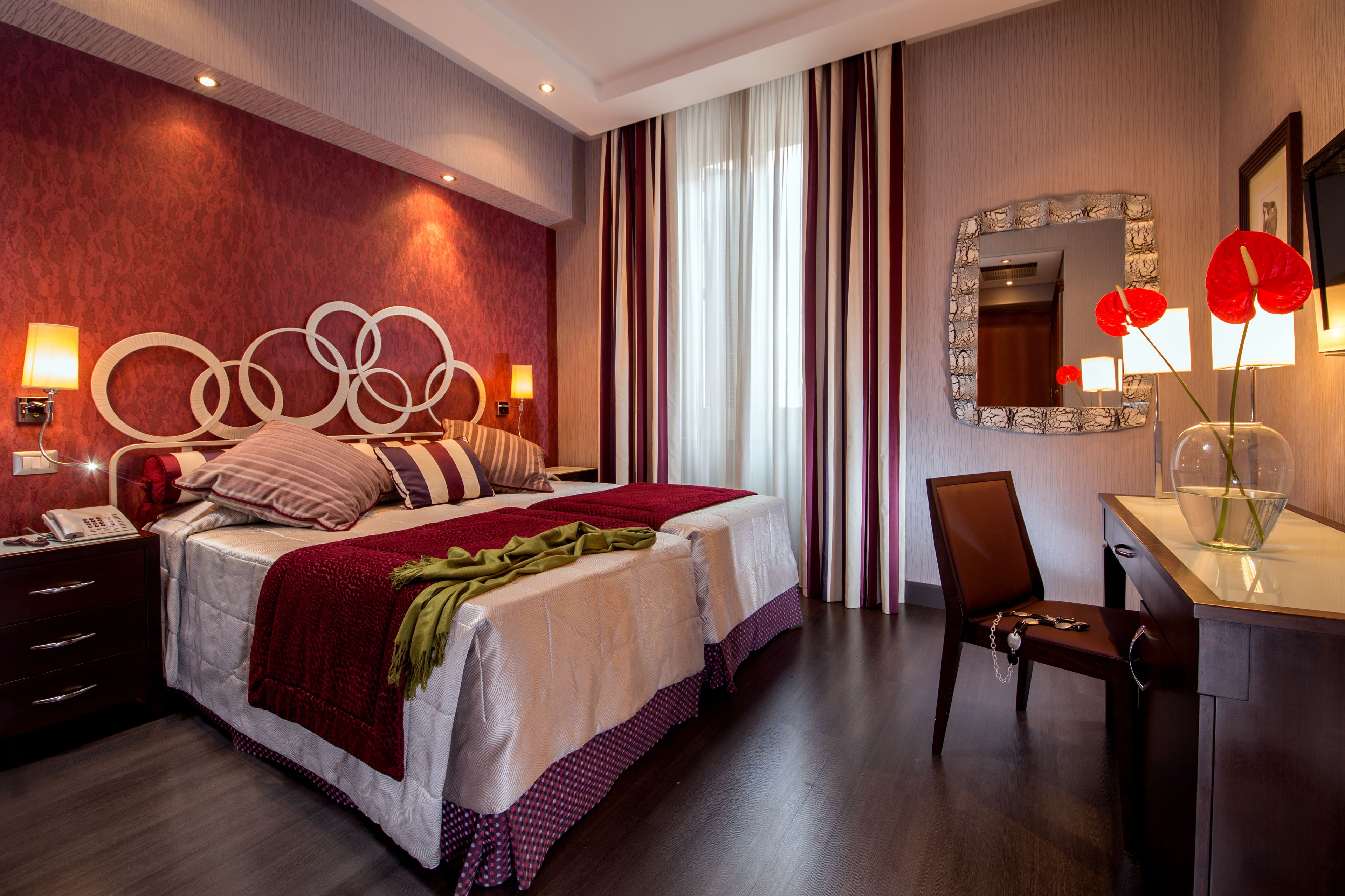 luxury double room | 1 bedroom, minibar, in-room safe, free wifi