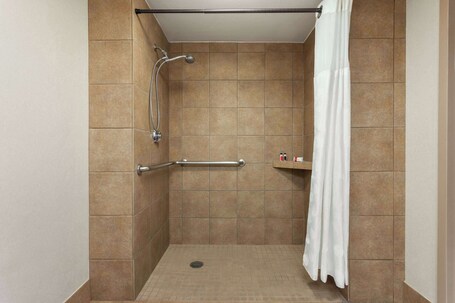 Ramada by Wyndham Pigeon Forge North - Image 10