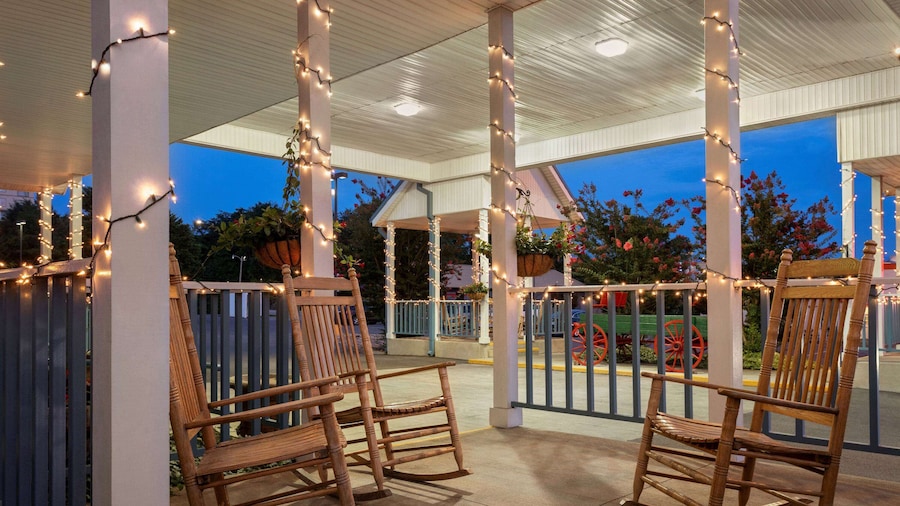 Ramada by Wyndham Pigeon Forge North