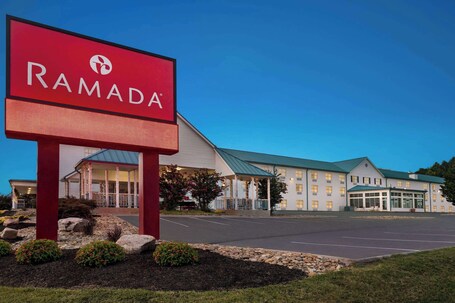 Ramada by Wyndham Pigeon Forge North - Image 18