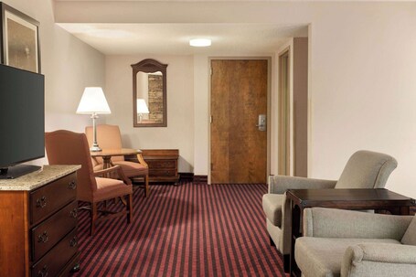 Ramada by Wyndham Pigeon Forge North - Image 31