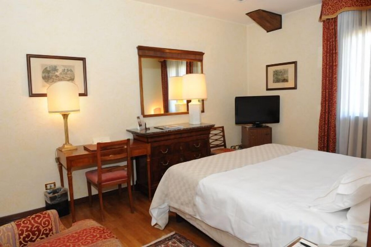 Ropa de cama hipoalergénica, cubrecamas y minibar 