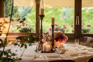 Se sirven desayunos y cocina mediterránea, con vista al jardín 