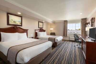 Days Inn by Wyndham Eureka CA