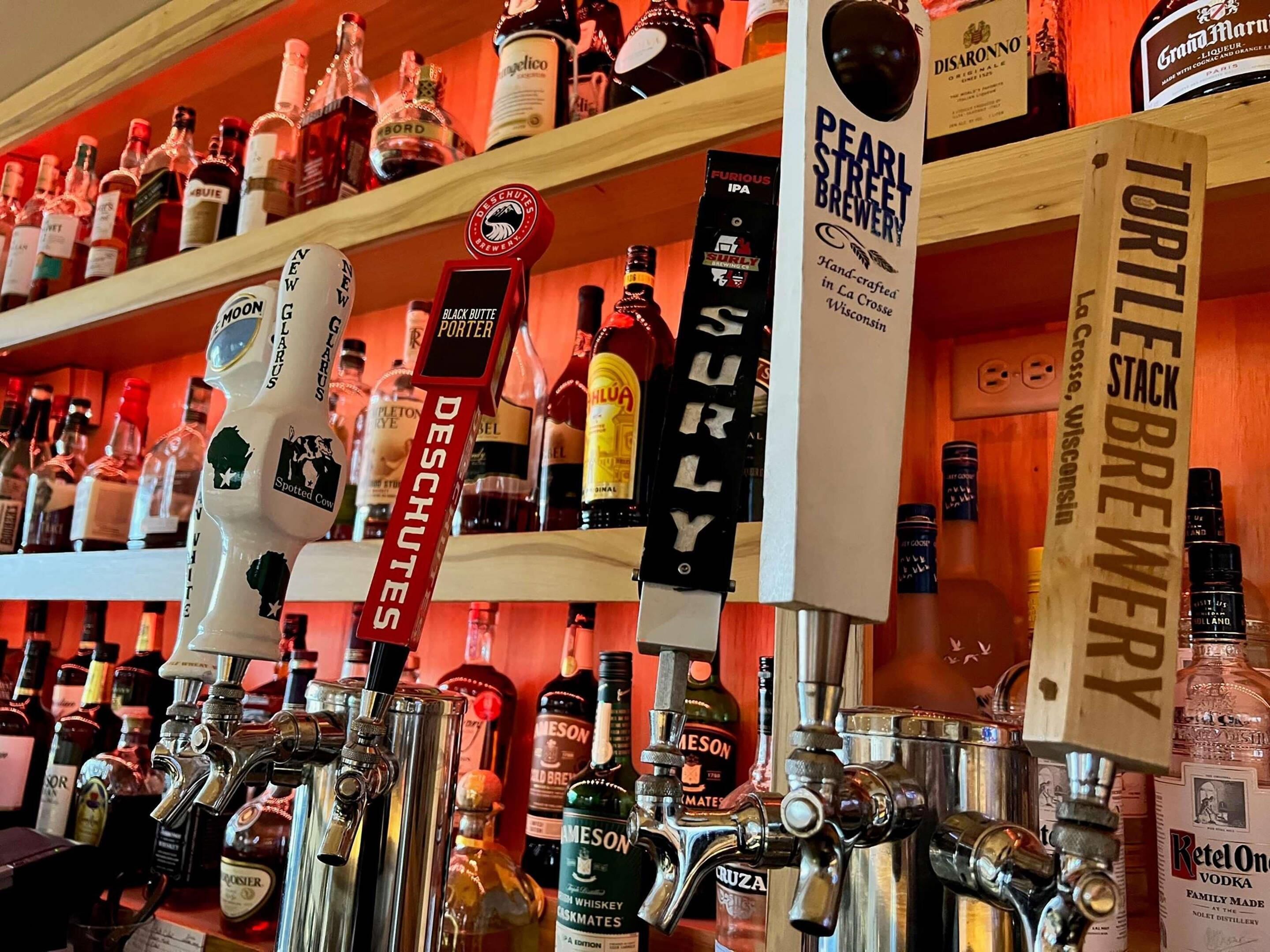 serves lunch, dinner and happy hour