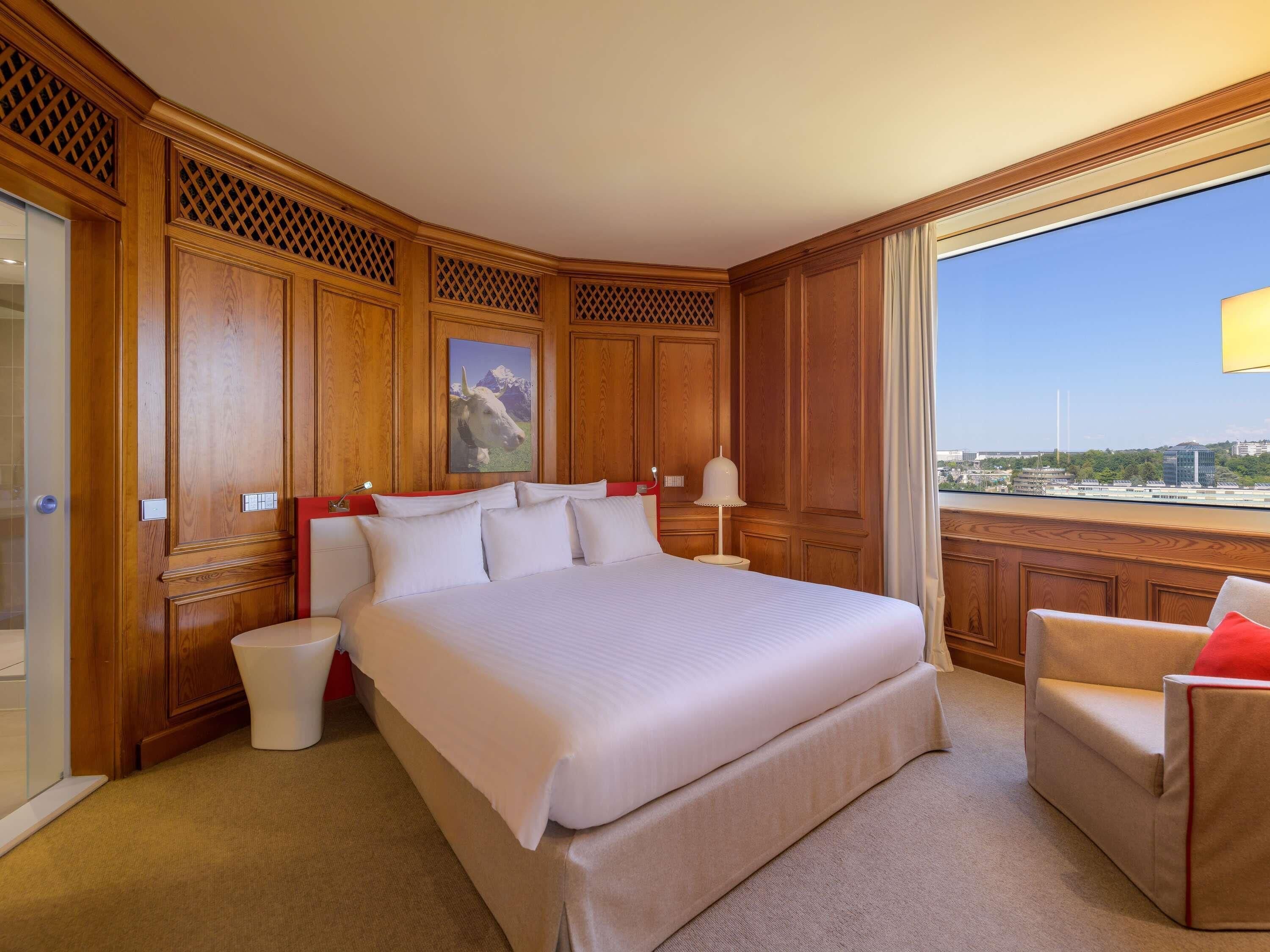 Suite, 1 Bedroom (Swiss) | Premium bedding, minibar, in-room safe, desk