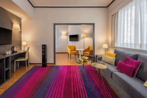 Premium Room Gran Via Views | Minibar, in-room safe, desk, blackout drapes - Hotel Madrid Plaza de España Affiliated by Meliá (Madrid)