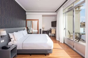 Premium Room Gran Via Views | Minibar, Zimmersafe, Schreibtisch, Verdunkelungsvorhänge