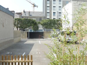 Self parking (EUR 14.00 per day)