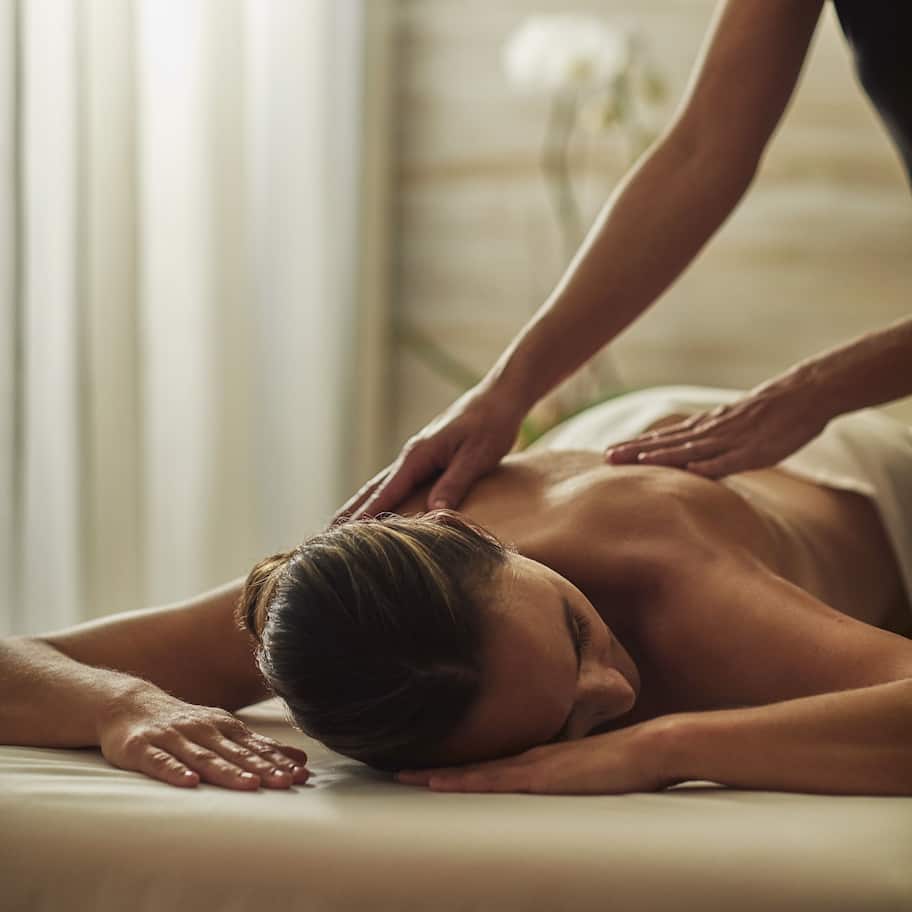 Couples treatment rooms, sauna, steam room, body treatments