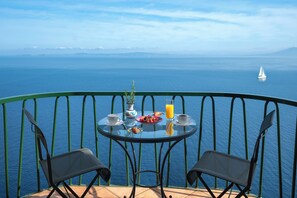 Camera Premium, terrazzo, vista mare | Vista dalla camera