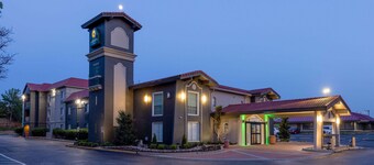 La Quinta Inn by Wyndham Kansas City Lenexa
