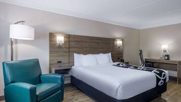 Rum - 1 kingsize-säng - icke-rökare | Sängtillbehör av högsta kvalitet, skrivbord och strykjärn/strykbräda