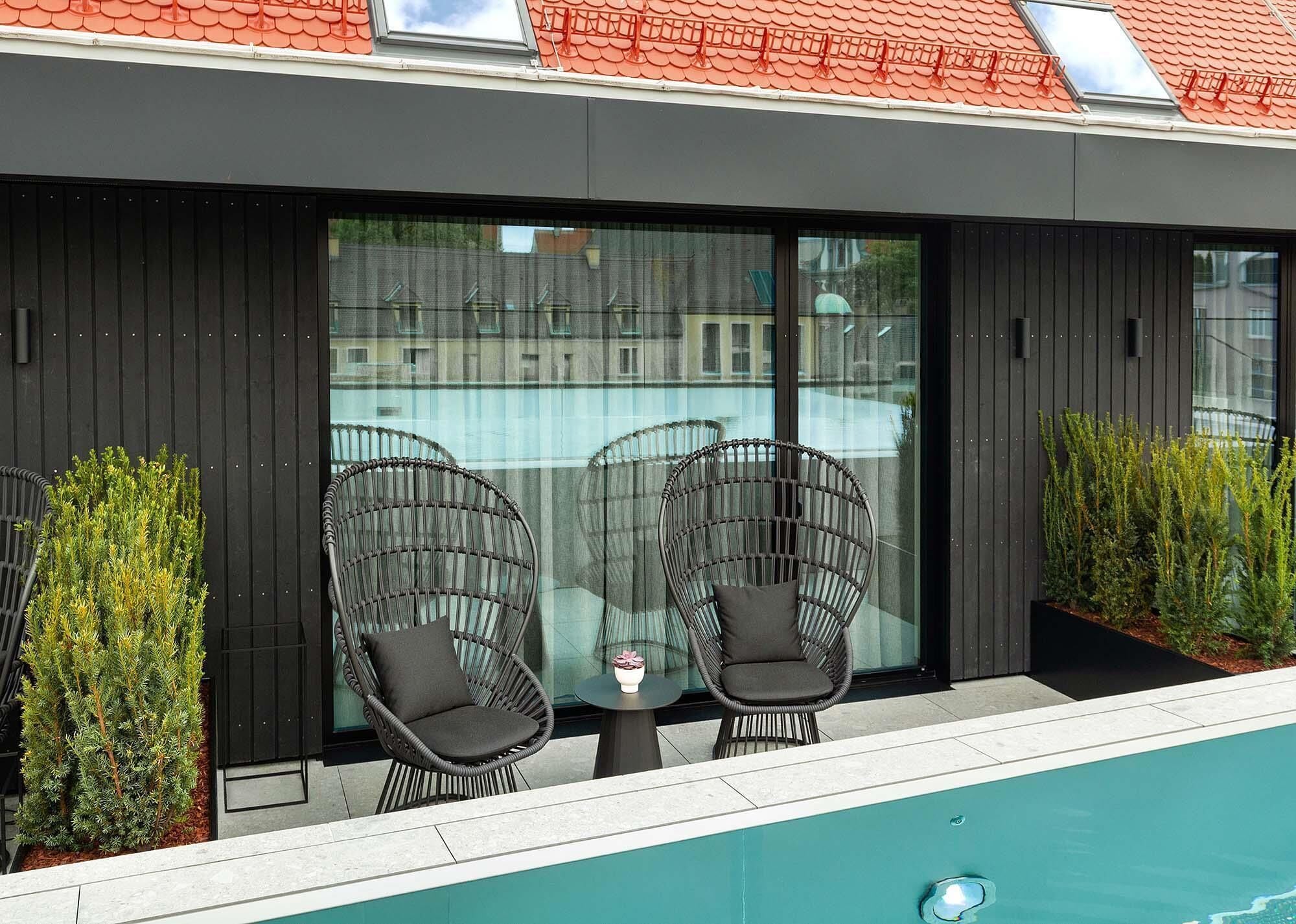 Urban Pool Suite | Premium bedding, minibar, in-room safe, individually decorated