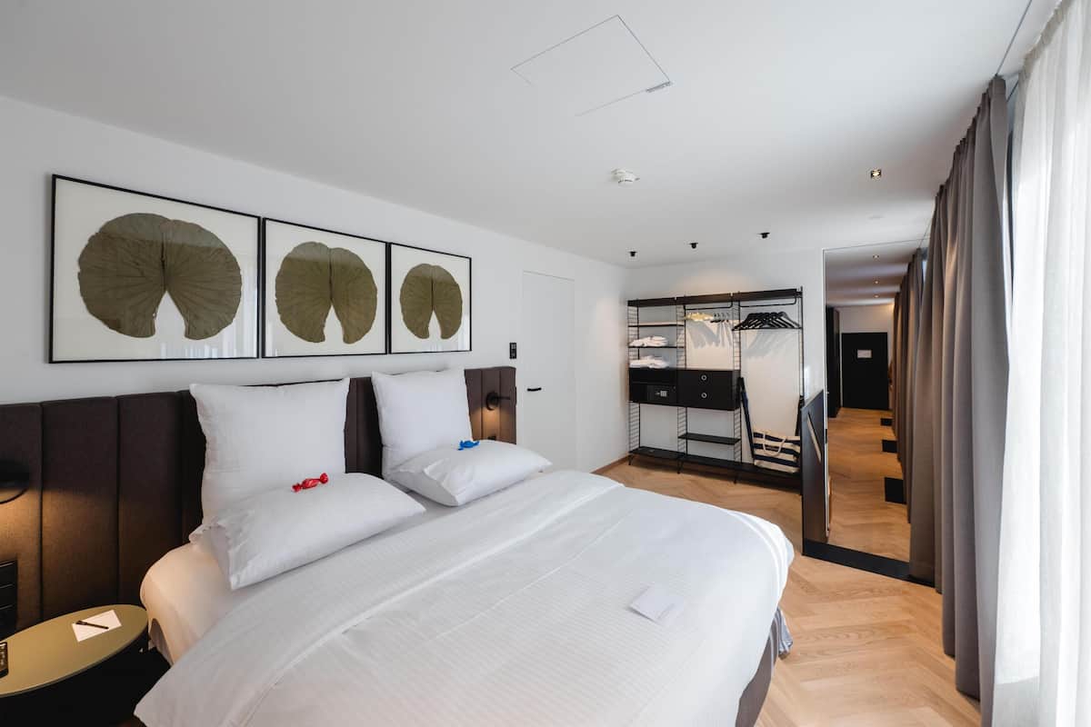 Schaezler Suite 2 | Ropa de cama de alta calidad y minibar