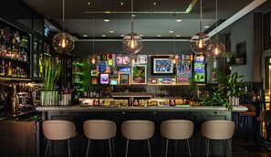 Serves breakfast, lunch, and dinner - Hotel Maximilian's (Augsburg)