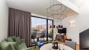 Urban Pool Suite | 高級寝具、ミニバー、セーフティボックス (室内)、デスク