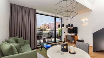 Premium bedding, minibar, in-room safe, individually decorated
