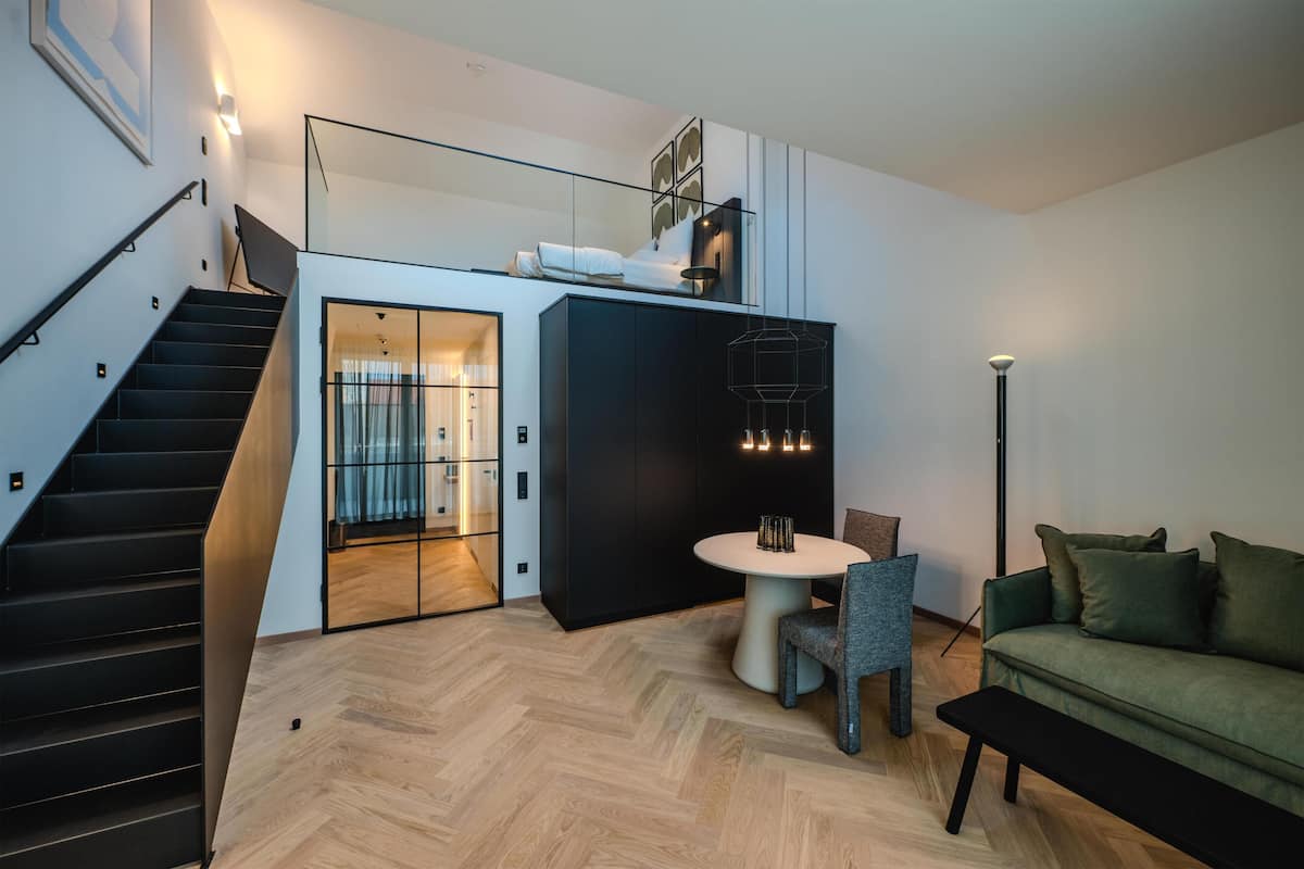 Urban Pool Suite | Ropa de cama de alta calidad y minibar