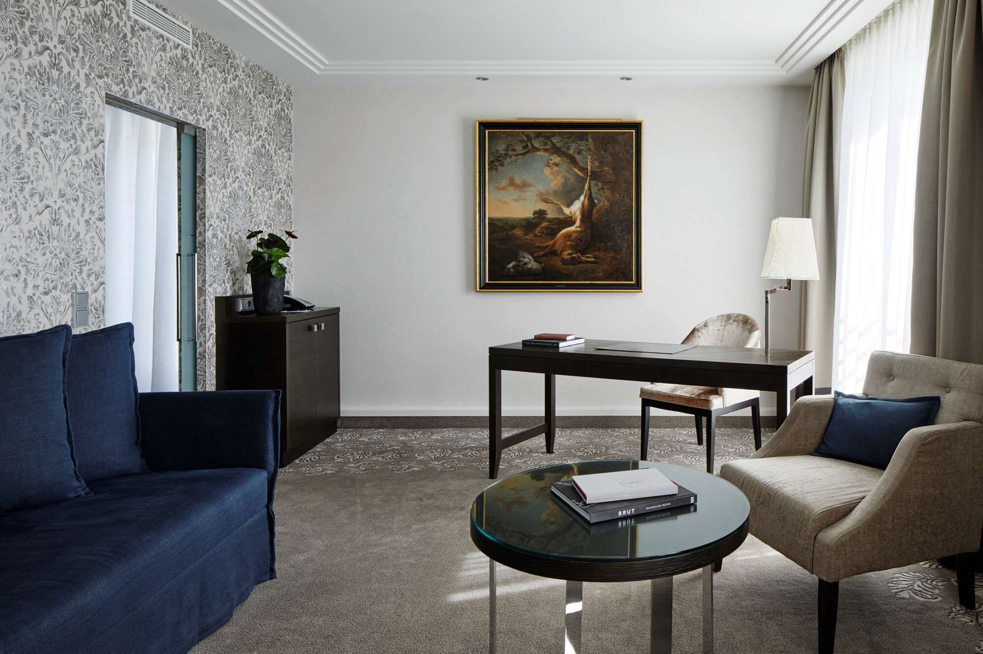 Ropa de cama de alta calidad y minibar 