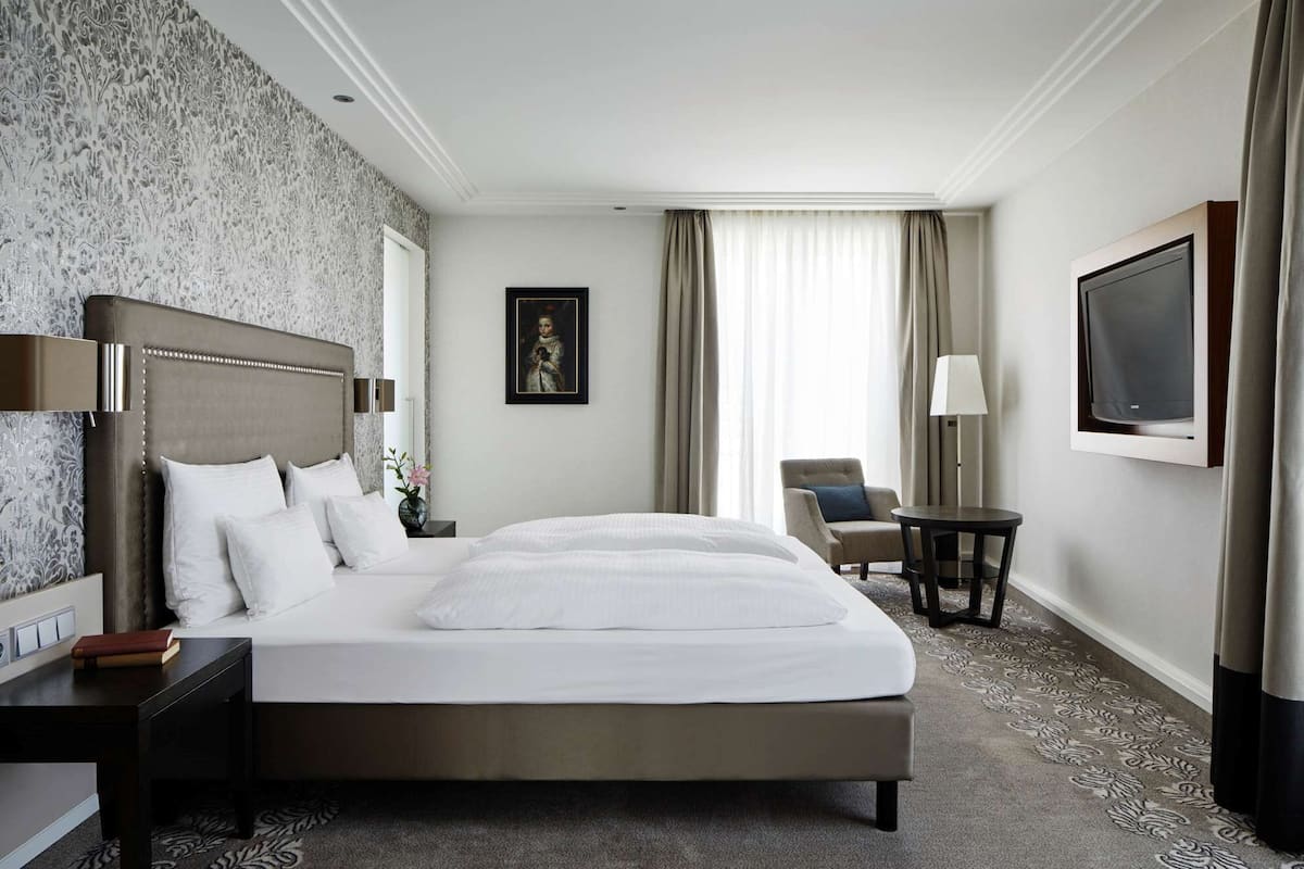 Suíte (Paganini) | 1 quarto, roupas de cama premium, frigobar, cofres nos quartos
