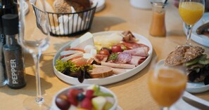 Dagelijks ontbijtbuffet (EUR 39 per persoon)