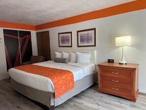 Room, 1 King Bed, Accessible, Non Smoking (Mobility)