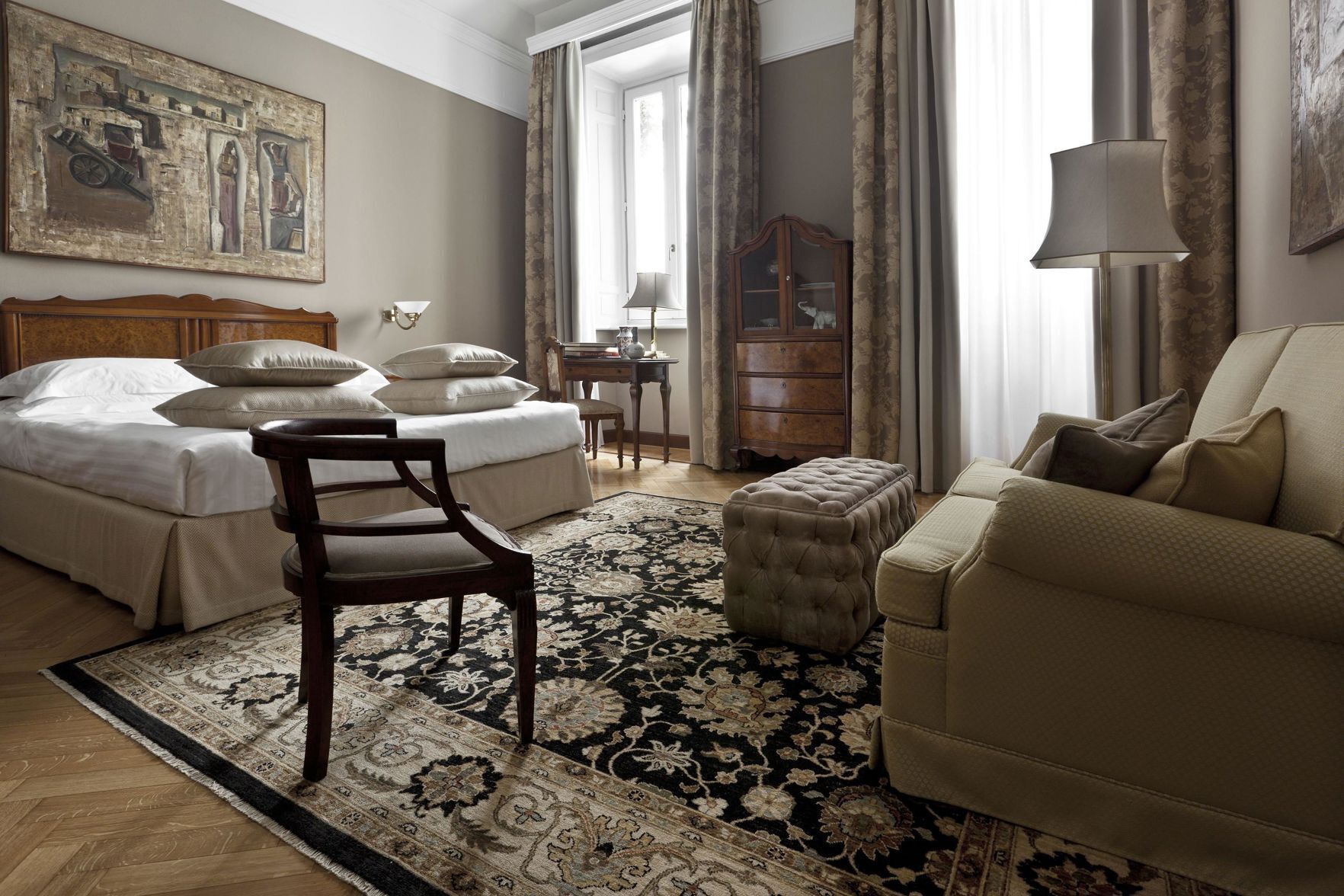 Ropa de cama de alta calidad, edredón y minibar 