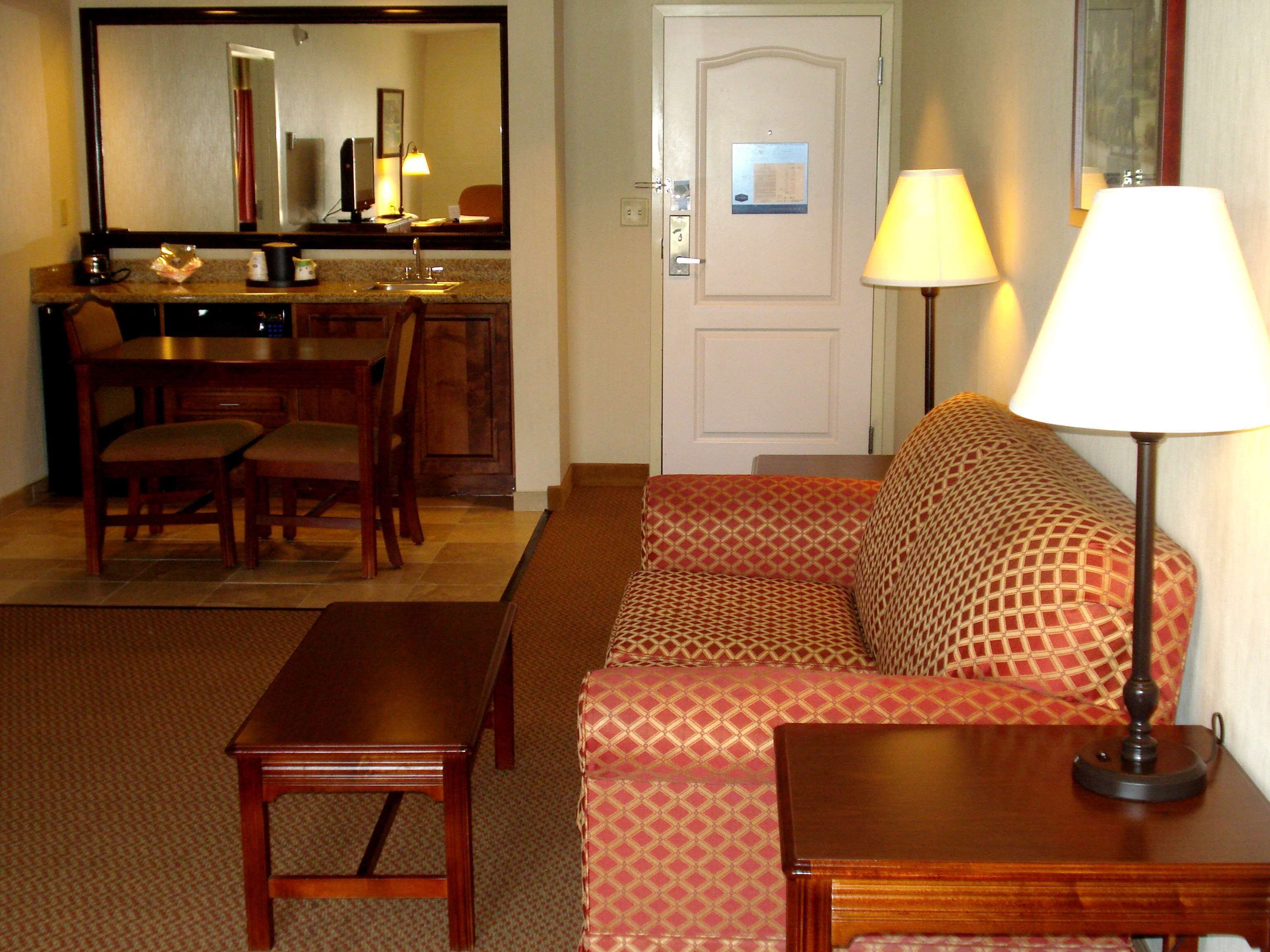 25-inch lcd tv with premium tv channels, tv, pay films