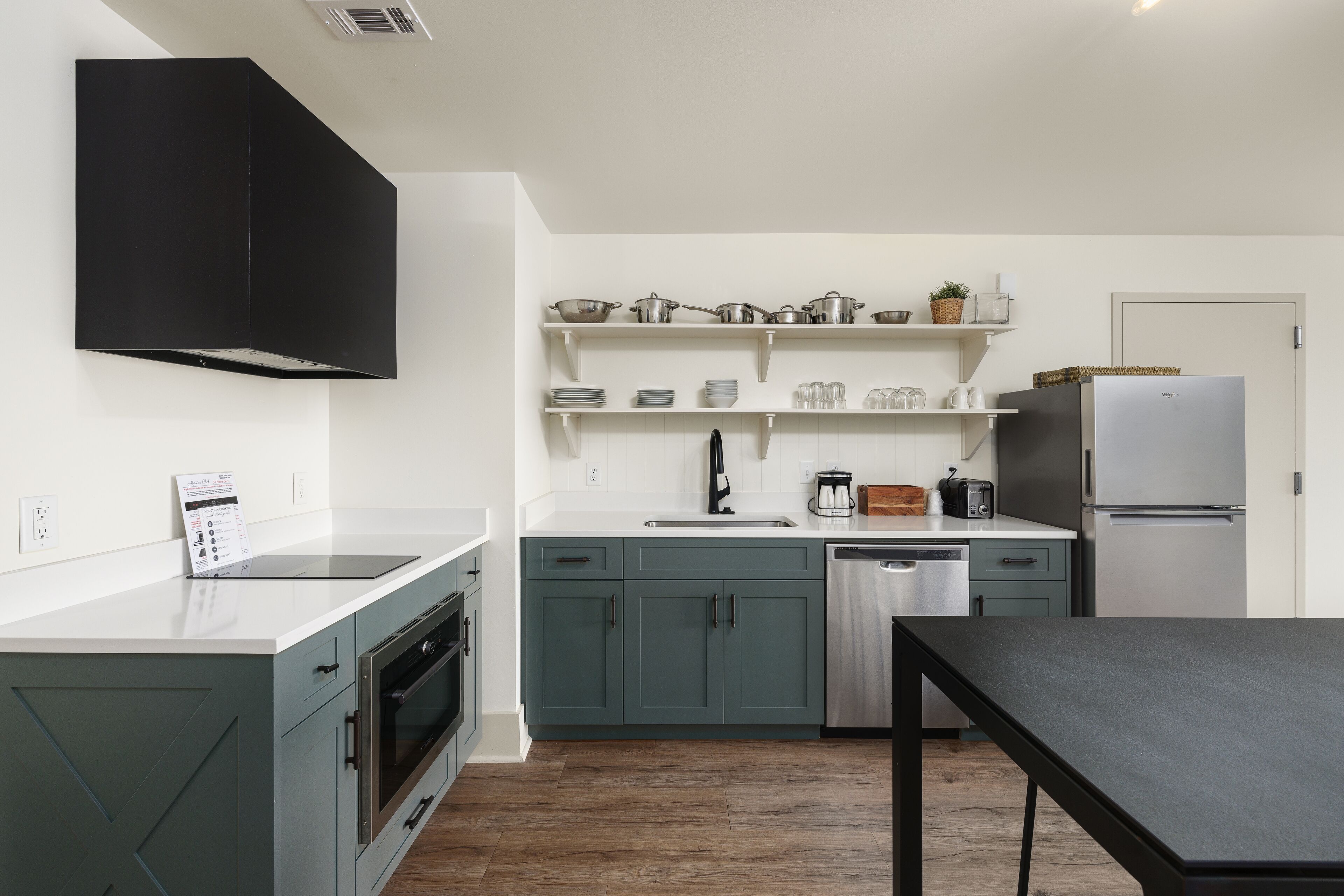 fridge, microwave, coffee/tea maker