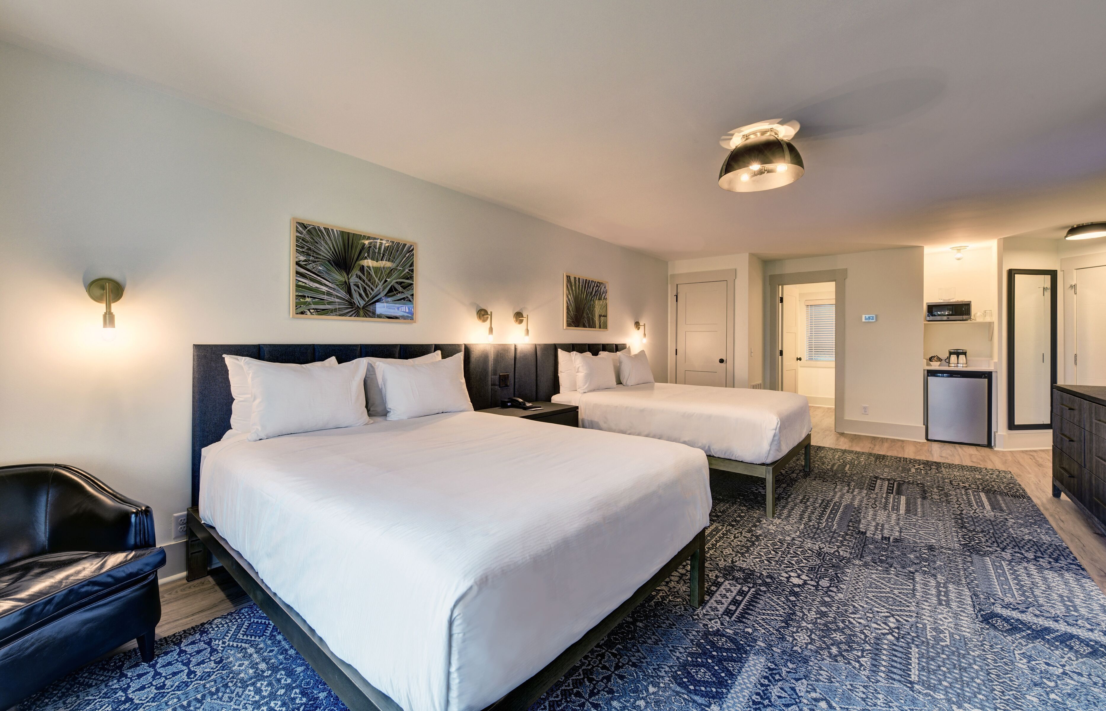 Premium bedding, in-room safe, iron/ironing board, free WiFi