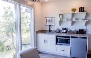 Studio, 2 Queen Beds | Premium bedding, in-room safe, iron/ironing board, free WiFi