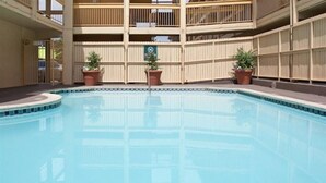 Outdoor pool - La Quinta Inn by Wyndham Denver Central (Denver)