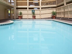 Outdoor pool - La Quinta Inn by Wyndham Denver Central (Denver)