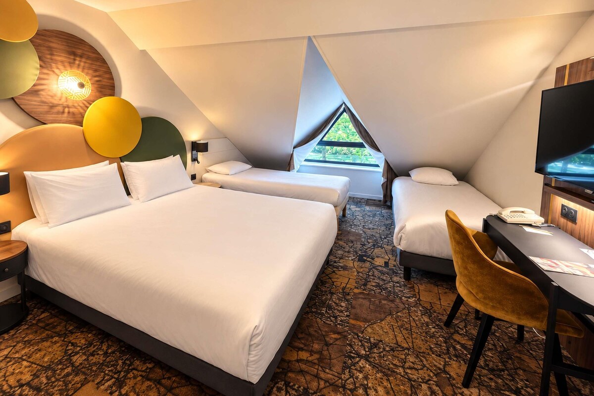 Classic Twin Room, Multiple Beds | In-room safe, desk, blackout curtains, soundproofing
