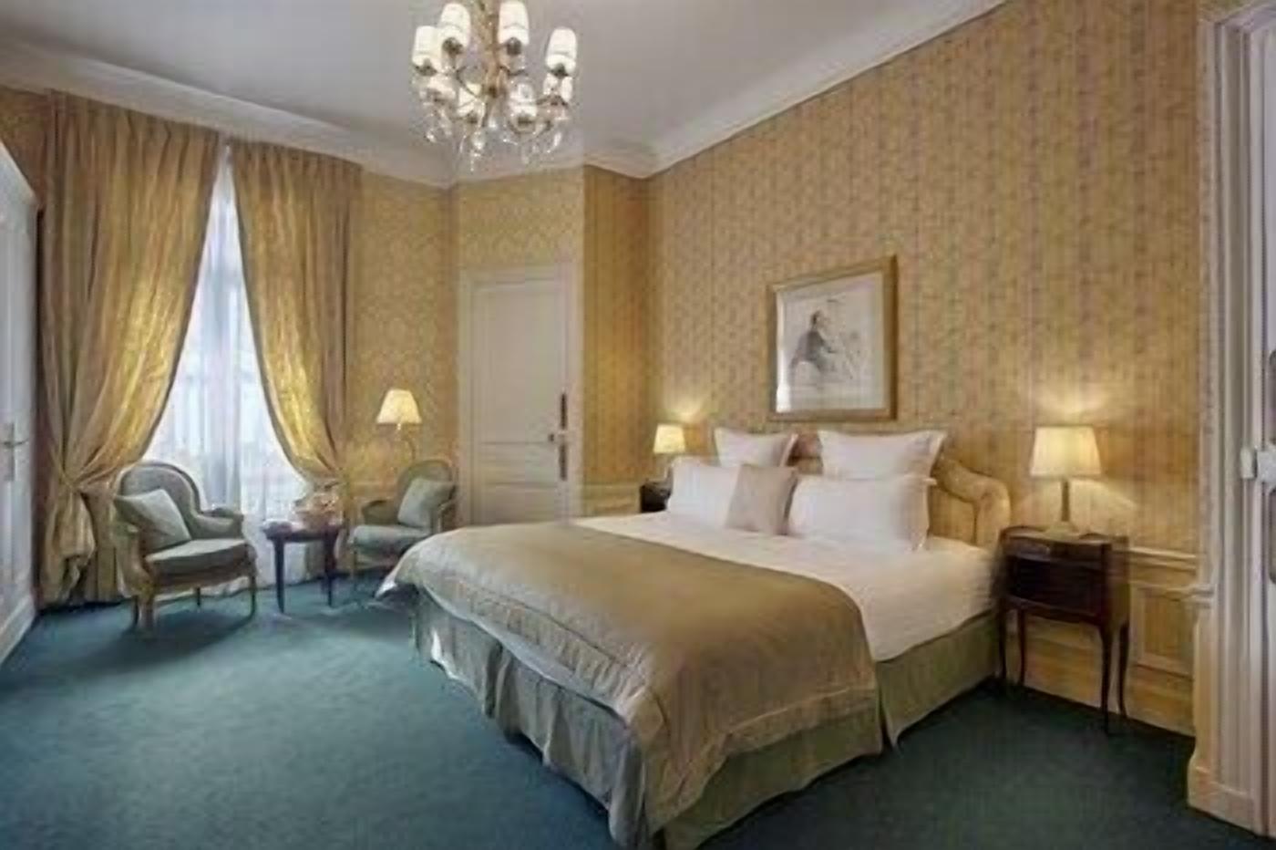 Premium bedding, down duvets, pillow-top beds, minibar