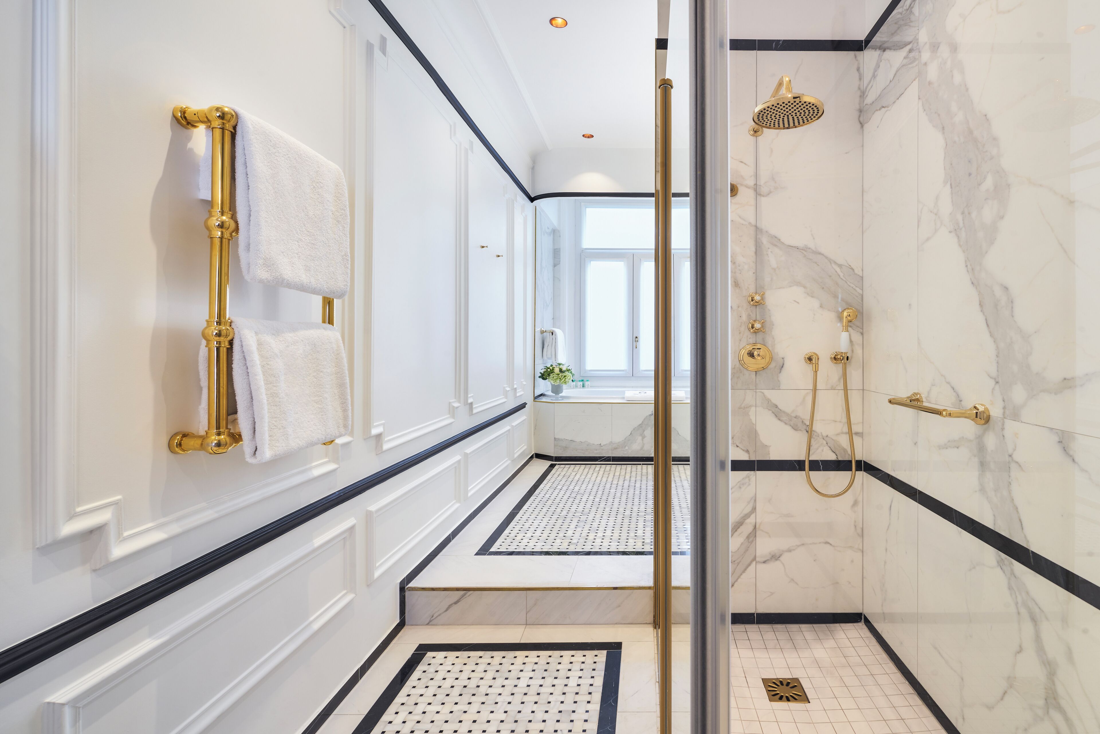 suite duke of westminster | bathroom | free toiletries, hair dryer, bathrobes, slippers