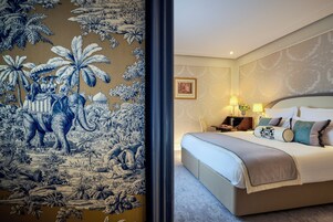 Ropa de cama de alta calidad, edredón, camas con pillow-top y minibar 