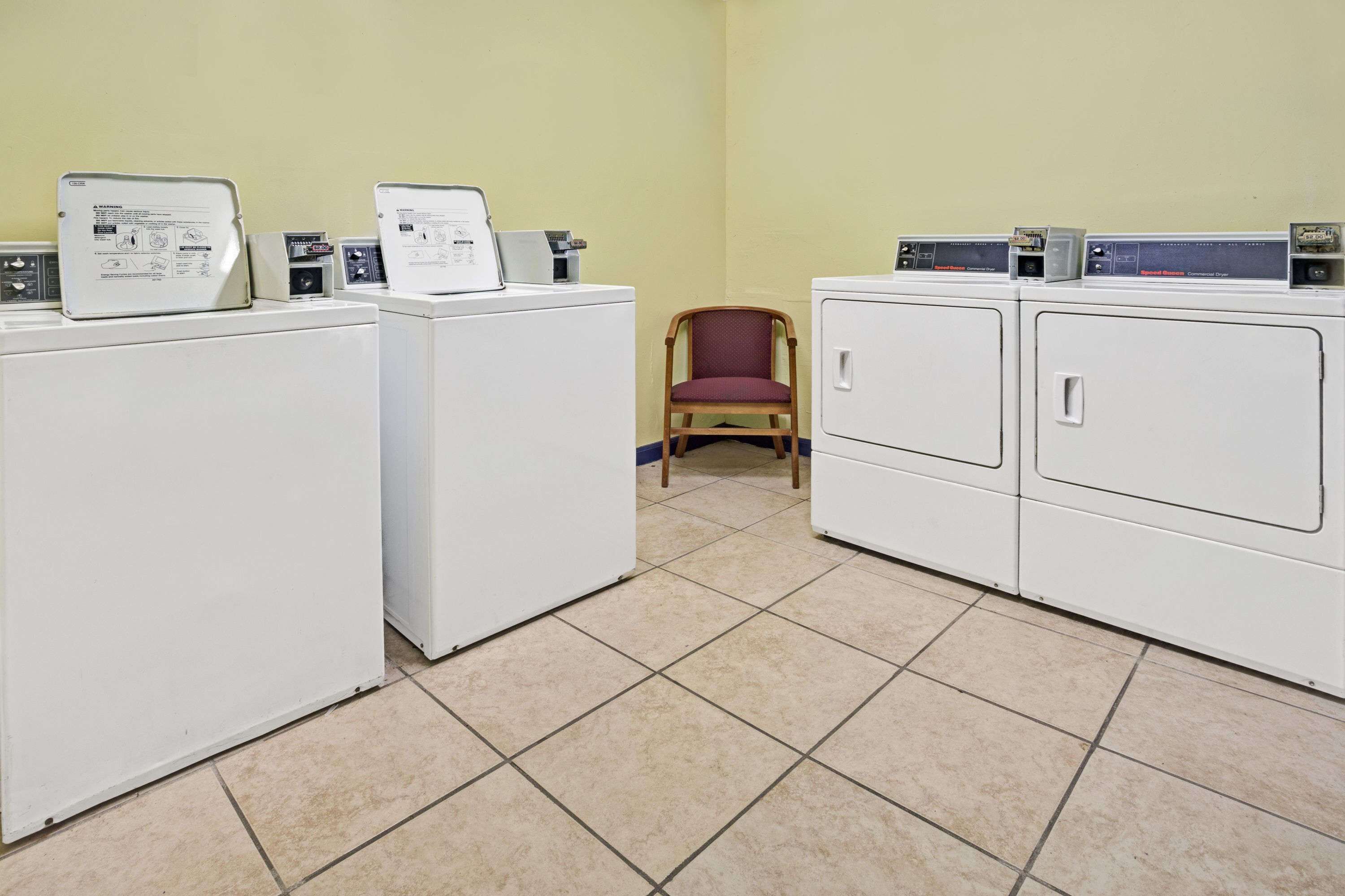 Foto - Days Inn by Wyndham Norfolk Military Circle