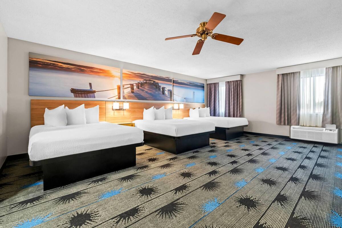Room, Multiple Beds, Non Smoking (Exterior)