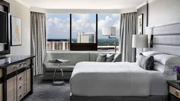 Club Suite, 1 Bedroom | Premium bedding, minibar, in-room safe, desk