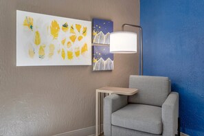 Chambre Standard, 1 très grand lit, non-fumeur | Bureau, espace de travail pour ordinateurs portables