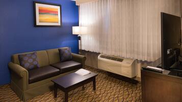 客房内保险箱、办公桌、熨斗/熨衣板、免费 WiFi