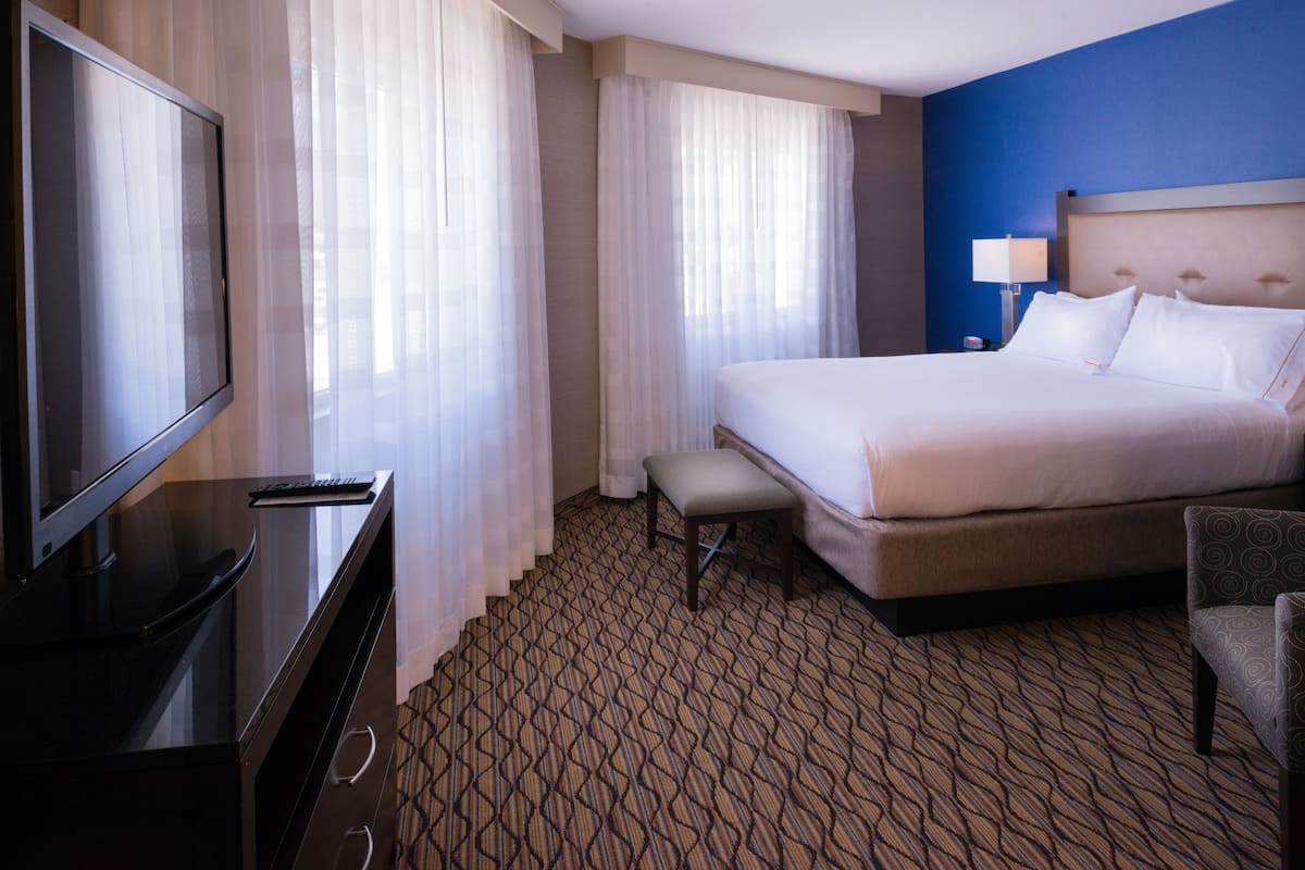 In-room safe, desk, iron/ironing board, free WiFi