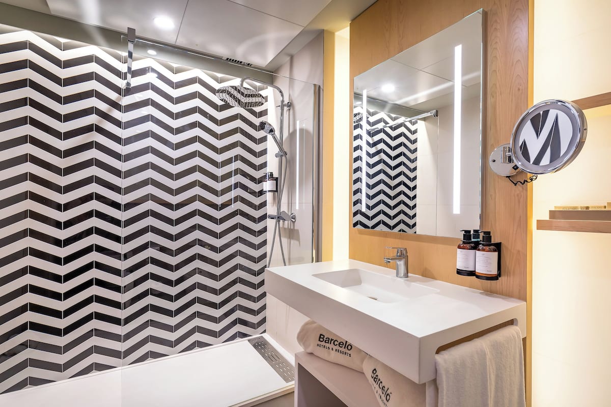 free toiletries, hair dryer, bidet, towels