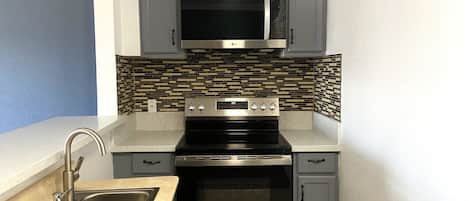 Suite, 1 Bedroom, Non Smoking | Private kitchen