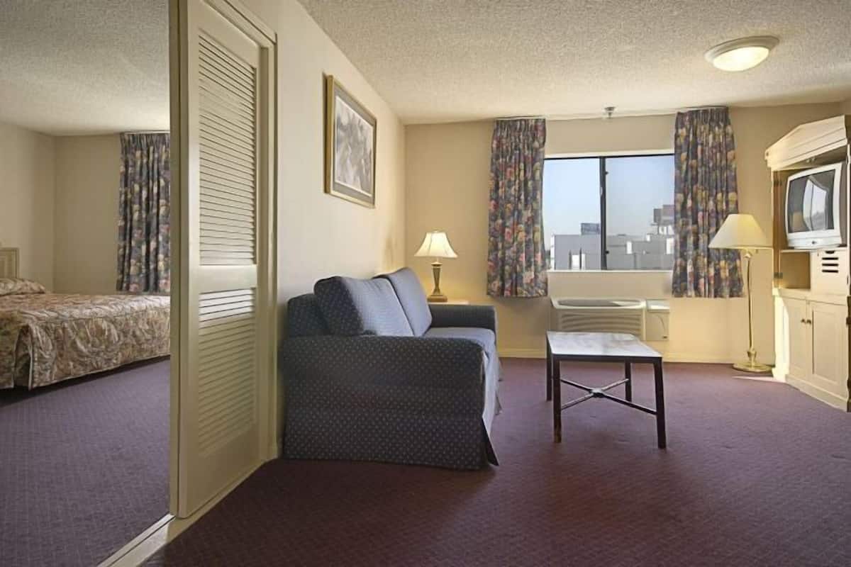 1 chambre, coffres-forts dans les chambres, bureau