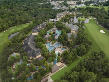 Hotel Exterior at The Woodlands Resort, Curio Collection by Hilton