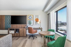 Suite, 1 King Bed (High Floor) | In-room safe, desk, iron/ironing board, free cribs/infant beds - Holiday Inn Los Angeles Gateway - Torrance by IHG (Torrance)